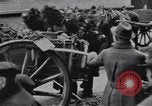 Immagine di Civili tedesco Neuss Germania, 1945, secondo 20 filmato di repertorio 65675075837