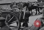 Immagine di Civili tedesco Neuss Germania, 1945, secondo 25 filmato di repertorio 65675075837