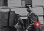 Immagine di Civili tedesco Neuss Germania, 1945, secondo 30 filmato di repertorio 65675075837