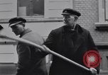 Immagine di Civili tedesco Neuss Germania, 1945, secondo 35 filmato di repertorio 65675075837
