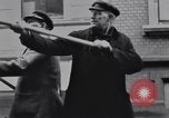 Immagine di Civili tedesco Neuss Germania, 1945, secondo 40 filmato di repertorio 65675075837