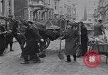 Immagine di Civili tedesco Neuss Germania, 1945, secondo 41 filmato di repertorio 65675075837