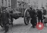 Immagine di Civili tedesco Neuss Germania, 1945, secondo 44 filmato di repertorio 65675075837