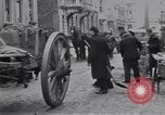 Immagine di Civili tedesco Neuss Germania, 1945, secondo 46 filmato di repertorio 65675075837
