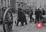 Immagine di Civili tedesco Neuss Germania, 1945, secondo 47 filmato di repertorio 65675075837