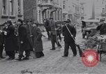 Immagine di Civili tedesco Neuss Germania, 1945, secondo 49 filmato di repertorio 65675075837