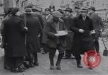 Immagine di Civili tedesco Neuss Germania, 1945, secondo 50 filmato di repertorio 65675075837