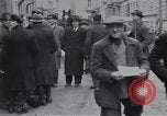 Immagine di Civili tedesco Neuss Germania, 1945, secondo 52 filmato di repertorio 65675075837