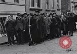 Immagine di Civili tedesco Neuss Germania, 1945, secondo 55 filmato di repertorio 65675075837