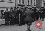Immagine di Civili tedesco Neuss Germania, 1945, secondo 62 filmato di repertorio 65675075837