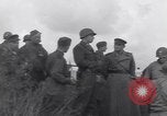 Standbild Alliierten Offiziere Werben Deutschland, 1945, aus Sekunde 16 historischem Filmmaterial Videoclip 65675075888