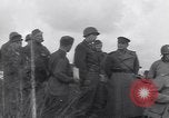 Standbild Alliierten Offiziere Werben Deutschland, 1945, aus Sekunde 18 historischem Filmmaterial Videoclip 65675075888