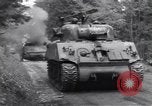 Immagine di Ferito US Soldier Tank equipaggio seconda guerra mondiale Wegscheid Germania, 1945, secondo 7 filmato di repertorio 65675075892