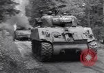 Immagine di Ferito US Soldier Tank equipaggio seconda guerra mondiale Wegscheid Germania, 1945, secondo 10 filmato di repertorio 65675075892