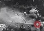 Immagine di Ferito US Soldier Tank equipaggio seconda guerra mondiale Wegscheid Germania, 1945, secondo 27 filmato di repertorio 65675075892