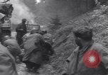 Immagine di Ferito US Soldier Tank equipaggio seconda guerra mondiale Wegscheid Germania, 1945, secondo 38 filmato di repertorio 65675075892