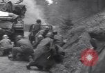 Immagine di Ferito US Soldier Tank equipaggio seconda guerra mondiale Wegscheid Germania, 1945, secondo 39 filmato di repertorio 65675075892
