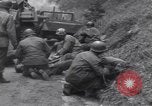 Immagine di Ferito US Soldier Tank equipaggio seconda guerra mondiale Wegscheid Germania, 1945, secondo 41 filmato di repertorio 65675075892