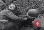 Immagine di Ferito US Soldier Tank equipaggio seconda guerra mondiale Wegscheid Germania, 1945, secondo 43 filmato di repertorio 65675075892
