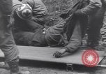 Immagine di Ferito US Soldier Tank equipaggio seconda guerra mondiale Wegscheid Germania, 1945, secondo 50 filmato di repertorio 65675075892
