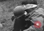 Immagine di Ferito US Soldier Tank equipaggio seconda guerra mondiale Wegscheid Germania, 1945, secondo 62 filmato di repertorio 65675075892