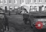 Immagine di I civili ritornano alle loro case Hinsbeck Germania, 1945, secondo 23 filmato di repertorio 65675075901