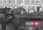 Immagine di I civili ritornano alle loro case Hinsbeck Germania, 1945, secondo 27 filmato di repertorio 65675075901