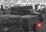 Immagine di I civili ritornano alle loro case Hinsbeck Germania, 1945, secondo 36 filmato di repertorio 65675075901