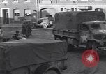 Immagine di I civili ritornano alle loro case Hinsbeck Germania, 1945, secondo 40 filmato di repertorio 65675075901
