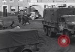 Immagine di I civili ritornano alle loro case Hinsbeck Germania, 1945, secondo 41 filmato di repertorio 65675075901