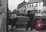 Immagine di I civili ritornano alle loro case Hinsbeck Germania, 1945, secondo 55 filmato di repertorio 65675075901