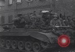 Standbild USA 3rd Armored Division Truppen in Bewegung durch die Stadt Niederhausen Deutschland, 1945, aus Sekunde 30 historischem Filmmaterial Videoclip 65675075904