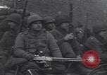 Standbild USA 3rd Armored Division Truppen in Bewegung durch die Stadt Niederhausen Deutschland, 1945, aus Sekunde 51 historischem Filmmaterial Videoclip 65675075904