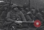 Standbild USA 3rd Armored Division Truppen in Bewegung durch die Stadt Niederhausen Deutschland, 1945, aus Sekunde 53 historischem Filmmaterial Videoclip 65675075904