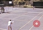 Standbild tennis match Honolulu Hawaii USA, 1945, aus Sekunde 7 historischem Filmmaterial Videoclip 65675075915