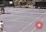 Standbild tennis match Honolulu Hawaii USA, 1945, aus Sekunde 10 historischem Filmmaterial Videoclip 65675075915