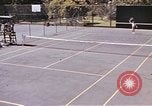 Standbild tennis match Honolulu Hawaii USA, 1945, aus Sekunde 11 historischem Filmmaterial Videoclip 65675075915