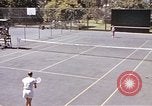 Standbild tennis match Honolulu Hawaii USA, 1945, aus Sekunde 18 historischem Filmmaterial Videoclip 65675075915