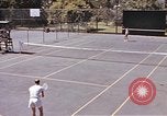 Standbild tennis match Honolulu Hawaii USA, 1945, aus Sekunde 22 historischem Filmmaterial Videoclip 65675075915