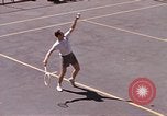 Standbild tennis match Honolulu Hawaii USA, 1945, aus Sekunde 33 historischem Filmmaterial Videoclip 65675075915