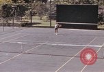Standbild tennis match Honolulu Hawaii USA, 1945, aus Sekunde 46 historischem Filmmaterial Videoclip 65675075915