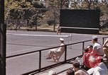 Standbild tennis match Honolulu Hawaii USA, 1945, aus Sekunde 52 historischem Filmmaterial Videoclip 65675075915