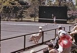 Standbild tennis match Honolulu Hawaii USA, 1945, aus Sekunde 58 historischem Filmmaterial Videoclip 65675075915