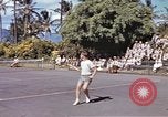 Standbild tennis match Honolulu Hawaii USA, 1945, aus Sekunde 60 historischem Filmmaterial Videoclip 65675075915