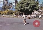 Standbild tennis match Honolulu Hawaii USA, 1945, aus Sekunde 61 historischem Filmmaterial Videoclip 65675075915