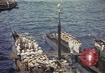 Standbild USS Maidstone Pazifik, 1945, aus Sekunde 45 historischem Filmmaterial Videoclip 65675075922
