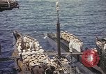 Standbild USS Maidstone Pazifik, 1945, aus Sekunde 50 historischem Filmmaterial Videoclip 65675075922