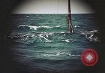 Image objets flottants Océan Pacifique, 1945, de la seconde 3 séquences d'archives historiques vidéo 65675075927