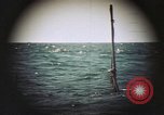 Image objets flottants Océan Pacifique, 1945, de la seconde 10 séquences d'archives historiques vidéo 65675075927