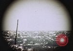 Image objets flottants Océan Pacifique, 1945, de la seconde 17 séquences d'archives historiques vidéo 65675075927